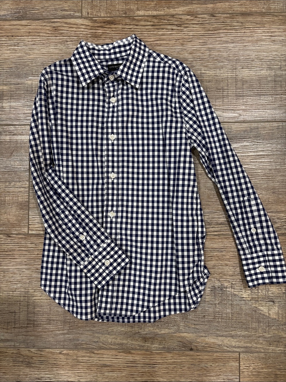Boys Crewcuts Thompson long sleeve button up shirt. Navy & white. Size 6-7